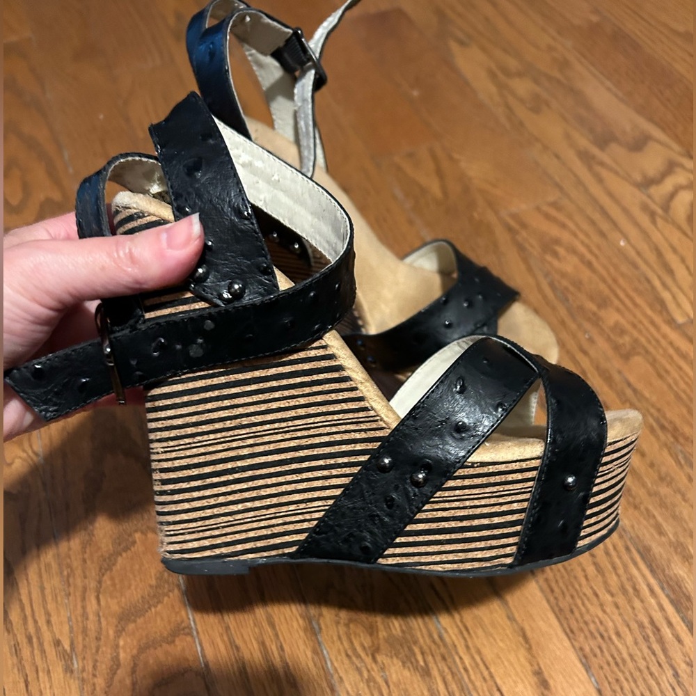 Mojo Moxy wedges